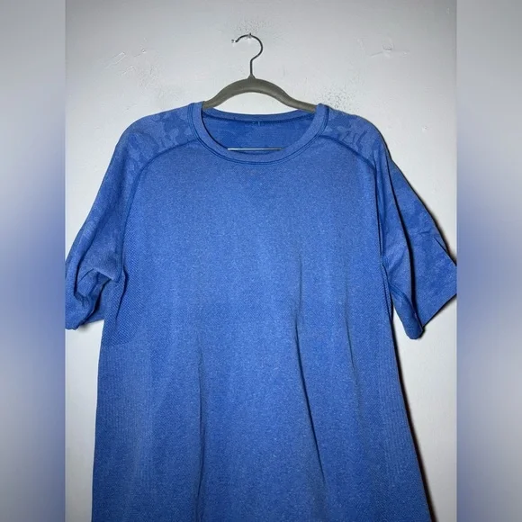 Lululemon Shirt Blue Tee Casual Workout Gym Athleisure Stretch size M - Picture 2 of 6